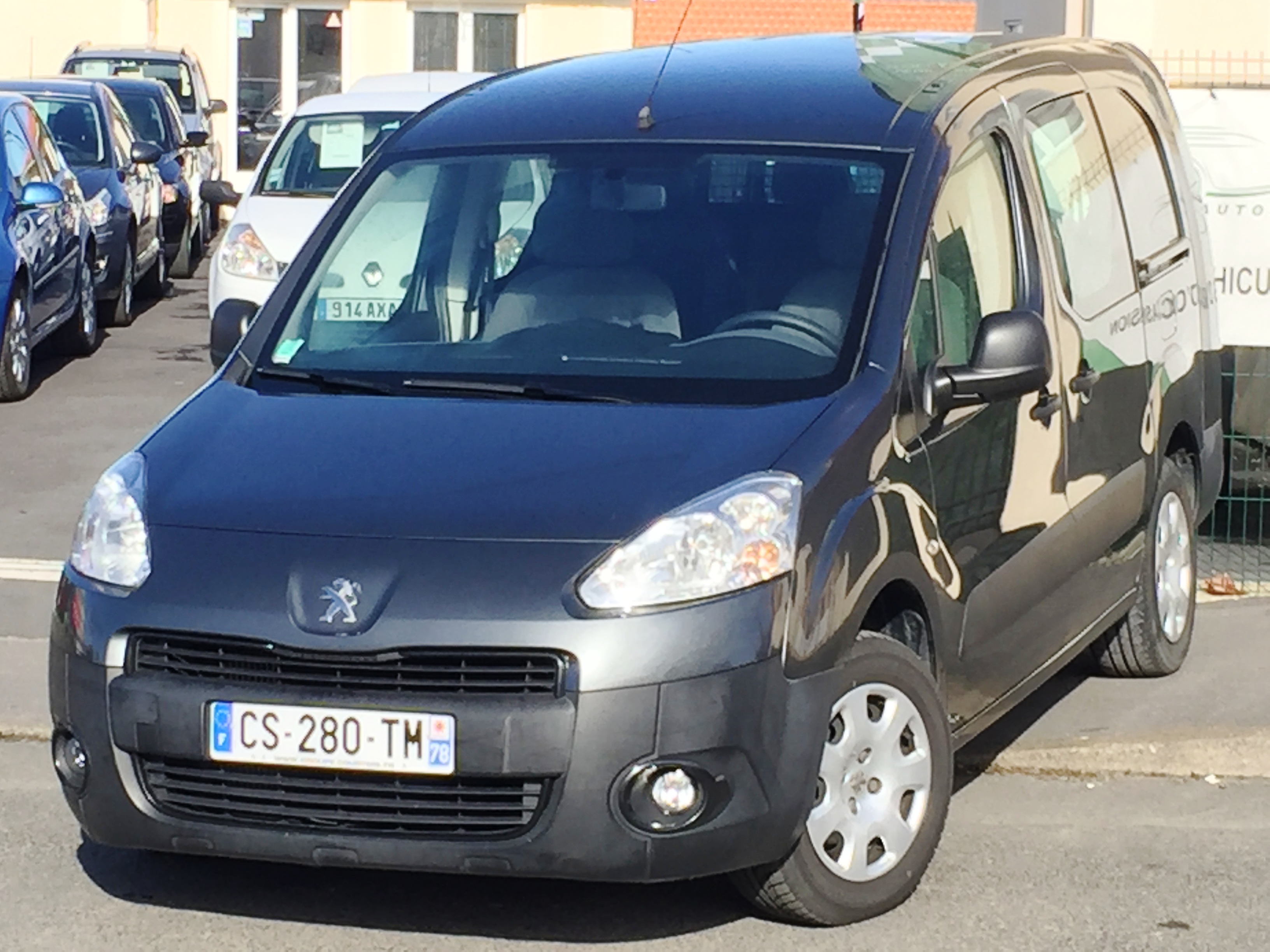 PEUGEOT Partner 1.6L HDI 90CV CHASSIS LONG 5 PLACES AVEC TVA occasion 2013 11990 € Herblay PEUGEOT Partner 1.6L HDI 90CV CHASSIS LONG 5 PLACES AVEC TVA occasion 2013 11990 € Herblay